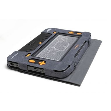 Humanware Monarch, with a car displayed on the multi-line braille display.